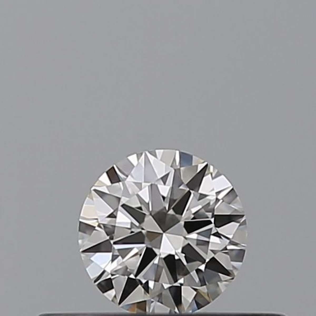 Certified Diamond IGI Carats 0.18 Color F Clarity VVS1  EX  EX  EX Fluorescence NON Brown No Milky No EyeClean 100%