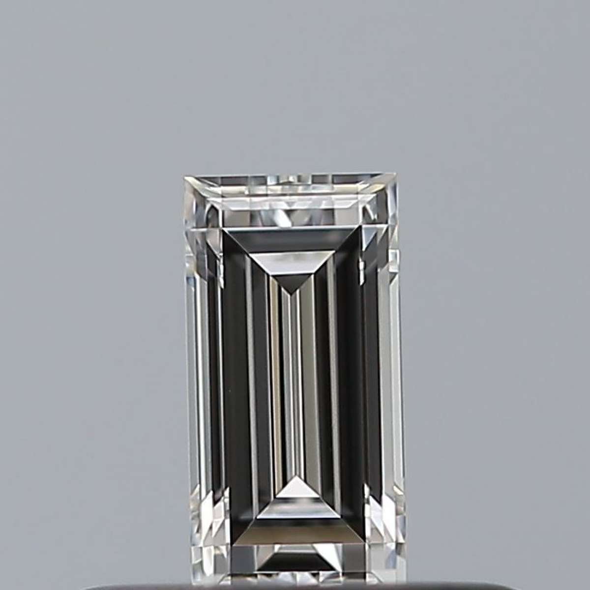 Certified Diamond GIA Carats 0.24 Color G Clarity VVS2  -  EX  VG Fluorescence NON Brown No Milky No EyeClean 100%