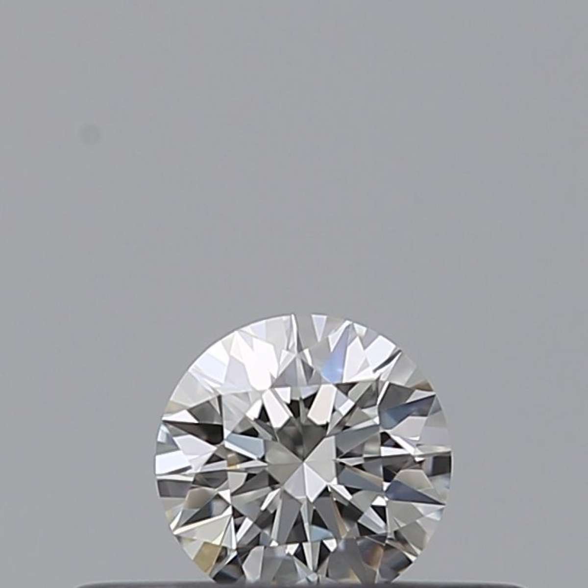 Certified Diamond IGI Carats 0.18 Color G Clarity VVS2  EX  EX  EX Fluorescence NON Brown No Milky No EyeClean 100%