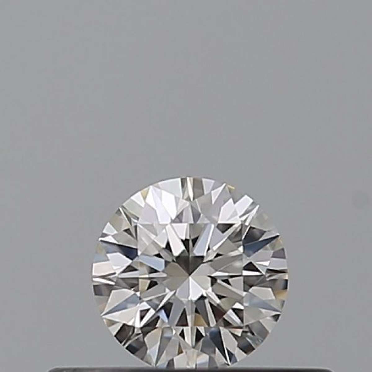Diamante Certificato GIA Carati 0.19 Colore H Purezza VVS2  EX  EX  EX Fluorescenza NON Brown No Milky No EyeClean 100%