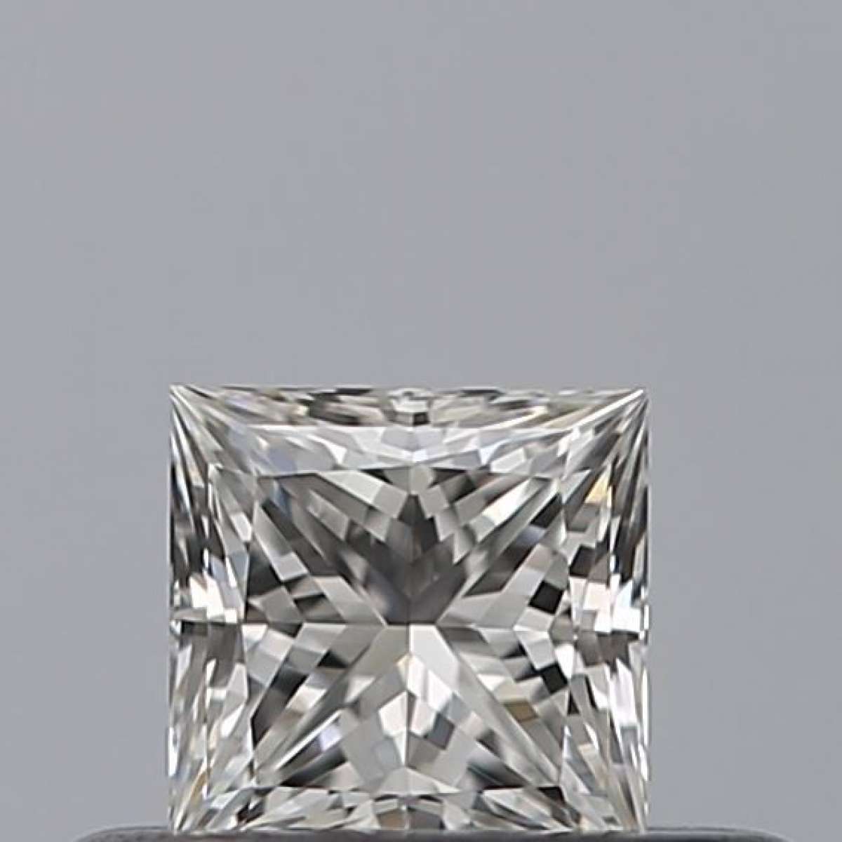 Diamante Certificato GIA Carati 0.29 Colore F Purezza IF - EX VG Fluorescenza NON Brown No Milky No EyeClean 100% Diamante Certificato GIA Carati 0.29 Colore F Purezza IF - EX VG Fluorescenza NON Brown No Milky No EyeClean 100%