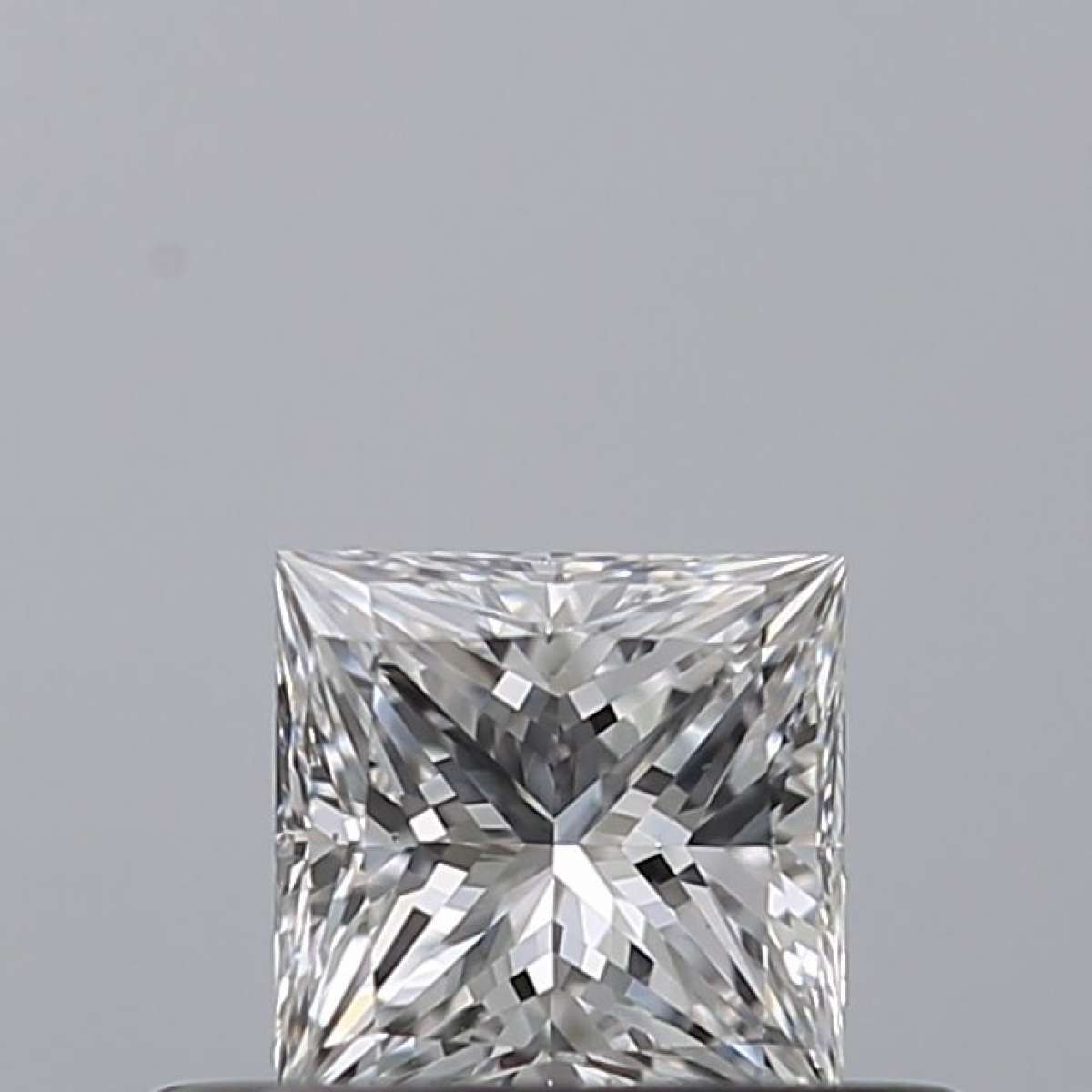 Diamante Certificato GIA Carati 0.31 Colore D Purezza VS1  -  EX  VG Fluorescenza NON Brown No Green No Milky No EyeClean 100%