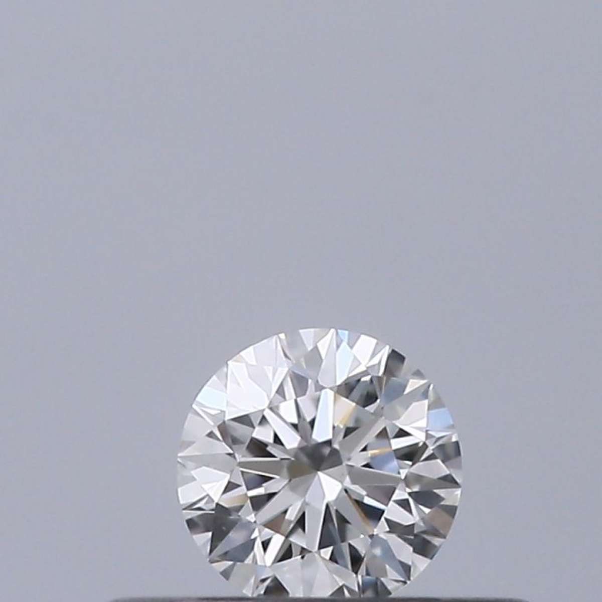 Diamante Certificato GIA Carati 0.18 Colore F Purezza VS1  EX  EX  EX Fluorescenza NON Brown No Milky No EyeClean 100%